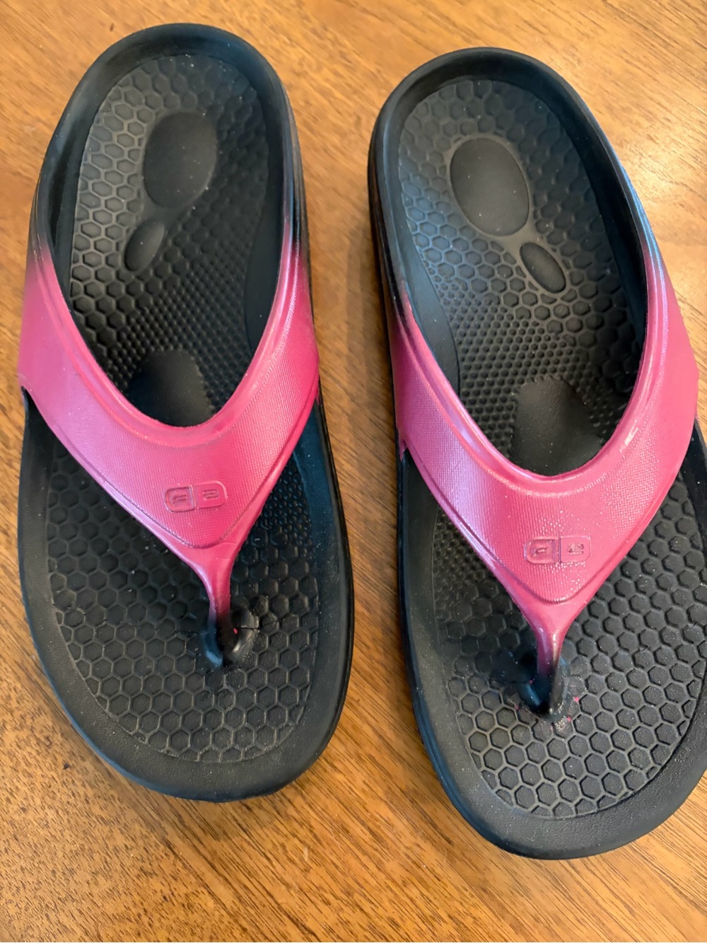 Women’s Black Footbed Pink-Strap Flip Flop Sandals